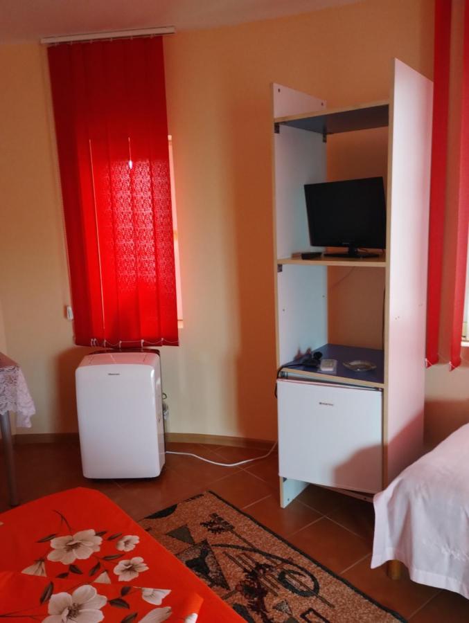 Casa Doina Hotel Douazeci si Trei August Bagian luar foto